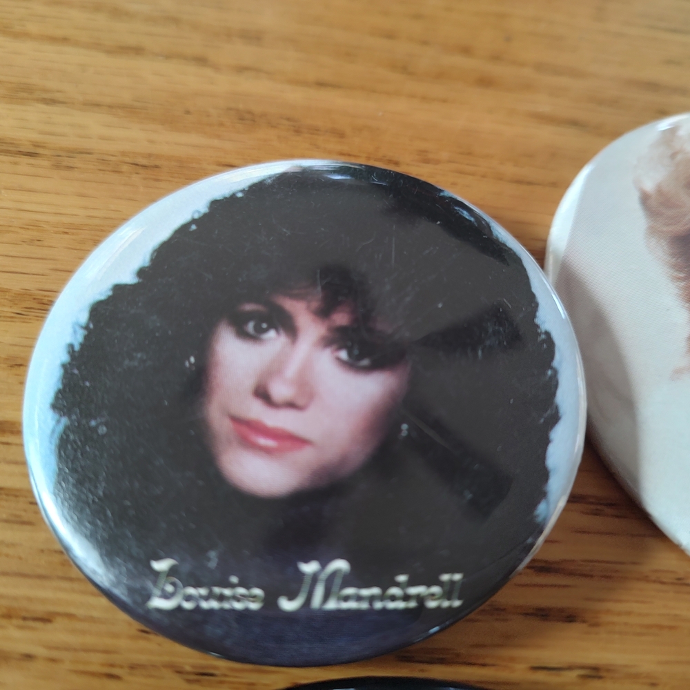 Vintage Barbara Mandrell Fan Button Collection - Picture 6 of 8